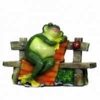 Фигура полистоун Лягушка на лавке сидит 31 см